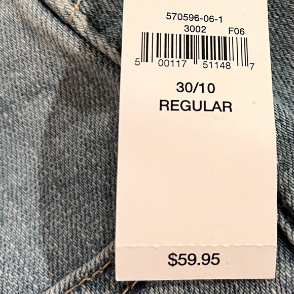 🆕- GAP -5” Girlfriend Mid-Rise Short - Picture 9 of 11